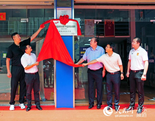 职业球员如何通过联赛提升竞技水平_2